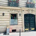 Blanche House Pres Du Moulin Rouge