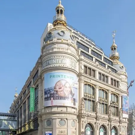 Blanche House Pres Du Moulin Rouge * Parigi
